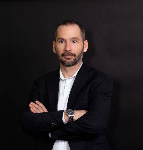 Wayne brown headshot